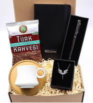 Bambu Tabaklı Beyaz Fincan & Siyah Defter & Füme Roller Kalem & Mikail Melek Kolye & Kahve Dünyası Taze Türk Kahvesi Hediye Seti 