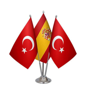 Masa Üstü İspanya Bayrağı Türk Bayrağı Üçlü Krom Direk Masa Bayrak Seti