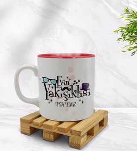 BK Gift Kişiye Özel Evin Yakışıklısı Tasarımlı İçi Kırmızı Renkli Kupa Bardak Model 3