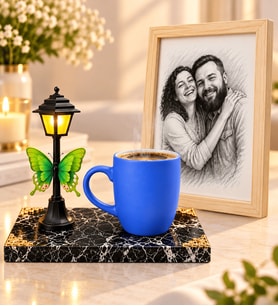 Kişiye Özel Karakalem Fotoğraflı Ahşap Çerçeve ve Sokak Lambalı Mavi Kupa Bardak Seti