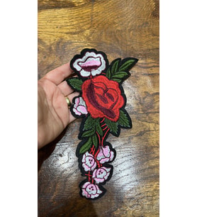 ÜTÜ İLE YAPIŞAN NAKIŞ İŞLEME ÇİÇEKLİ ARMA DİKİŞ APLİKE 22X12 CM