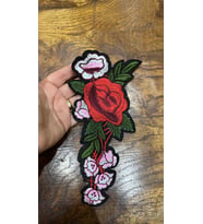 ÜTÜ İLE YAPIŞAN NAKIŞ İŞLEME ÇİÇEKLİ ARMA DİKİŞ APLİKE 22X12 CM