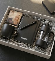 Kişiye Özel Siyah Defter & Roller Kalem & French Press & Kupa & Pratik Filtre Kahve Hediye Seti