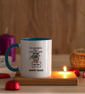 Kişiye Özel Biz Akıllanmayız Tasarım Esprili  Ahşap Altlıklı Mumlu Mavi Kupa