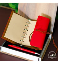 ÖZEL AHŞAP KUTUSUNDA OTANTİK DEFTER VE KALEM (Kırmızı)
