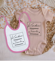 BK Kids Kişiye Özel Kendin Tasarla Pembe %100 Pamuklu Kısa Kol Bebek Body Zıbın ve Mama Önlüğü Hediye Seti