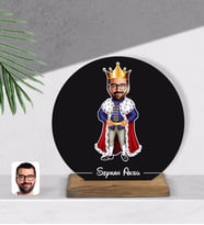 BK Gift Kişiye Özel Kral Karikatürlü Yuvarlak Ahşap Biblo-1