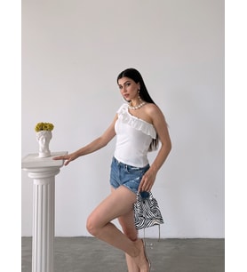 Tek Omuz Fırıfır Detaylı Bluz - BEYAZ - S