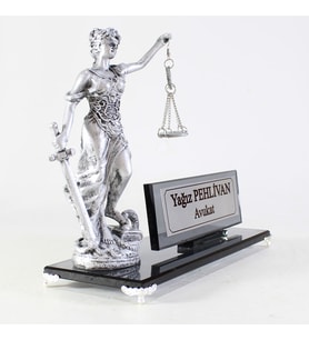 Kişiye Özel Tasarım Premium Themis  Adalet Heykelli Masaüstü İsimlik – Yönetici İsimlik- Ofis Masaüstü İsimlik