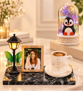 Fotoğraflı Sokak Lambalı Hayat Ağacı Porselen Kahve Fincanı ve Renkli LED Işıklı Penguenli Fanus