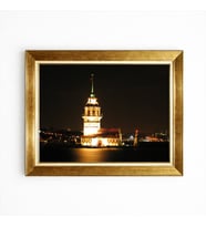 Tablore Gece Işıklı İstanbul Kız Kulesi Manzaralı Gold Çerçeveli Kanvas Tablo Estetik Salon Duvar Dekoru