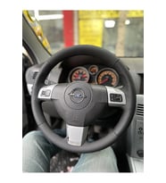 Opel Astra H Araca Özel Direksiyon Kılıfı Siyah Dikişli ( ORJİNA Derisi SÖKÜLÜP YAPILACAKTIR )