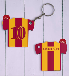 BK Gift Kişiye Özel Sarı-Kırmızı Formalı Çift Taraflı Ahşap Anahtarlık