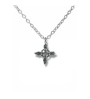 Vintage Desenli Haç (Pattern Cross) Kolye – 60 cm Zincirli Zamak Kaplama Unisex Gotik Takı (Gümüş)
