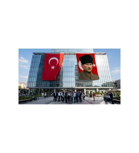 Askeri Üniformalı Atatür ve Türk Bayrağı Bayrak ve Türk Bayrağı Premium Raşel Kumaş 2'li Set 10x15 metre ATA80