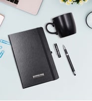 Kişiye Özel Siyah Defter & Siyah Touch Pen & Siyah Mat Kupa Hediye Seti