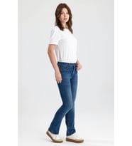 #KadınJean Az Giyilmiş Görünümlü Orta Indigo Boot Cut Kesim Monica24 Rahat Kadın Jean Pantolon
