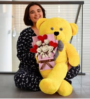 Sevgiliye Hediye 90 cm Papyonlu Peluş Ayıcık ve Kalpli Krem Ayıcık Buketi (Sarı)
