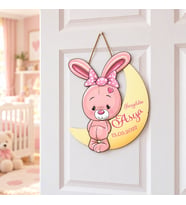 Gifties Aya Oturmuş Pembe Tavşancık Temalı Kişiye Özel Kapı Süsü