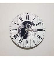 AHŞAP DESENLİ BASKILI ESKİTME DUVAR SAATİ