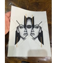 3 BOYUTLU SİYAH BEYAZ KIZ GÖRSELLİ ARMA DİKİŞ APLİKE 24X20 CM