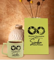BK Gift Kimseyi Tanımadım Ben Atatürk Temalı Sarı Sert Kapaklı Defter ve Middle Kupa Seti-4, Arkadaşa Hediye, Yeni İş Hediyesi, Doğum Günü Hediyesi