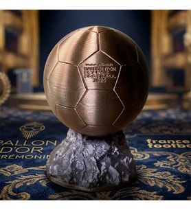 Ballon D'or Altın Top Ödülü 2025 Dekoratif Biblo - 3D Tasarım Futbol Hediyesi (Bronz)