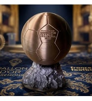 Ballon D'or Altın Top Ödülü 2025 Dekoratif Biblo - 3D Tasarım Futbol Hediyesi (Bronz)