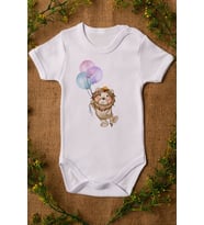 Unisex Bebek Balon Aslan Baskılı Beyaz Çıtçıtlı Pamuklu Zıbın