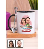 Sevgiliye Hediye Tekne Tasarım  Karikatürlü Ahşap Altlıklı Siyah Kupa Bardak