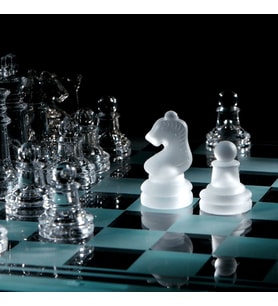 Glass Chess Cam Satranç Takımı (25 cm x 25 cm)