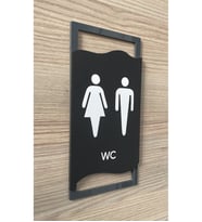 Antrasit Çerçeveli Mat WC Yönlendirme Levhası
