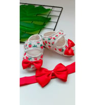 VaVbaby Mini Berry Çilek Desenli Bebek Bandana ve Ayakkabı 0-6 Ay Şirin Sevimli Rahat Yumuşak Taban