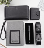 Kişiye Özel Dama Detaylı Tükenmez Kalem & Hakiki Deri Fermuarlı Unisex Portföy Cüzdan & Telefon Cepli Defter & Hakiki Deri Siyah Kartlık & Hakiki Deri Kemer Premium Hediye Seti