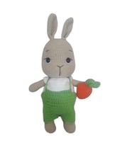 Yeşil Tulumlu Havuçlu Bal Yanak Tavşan Amigurumi Organik Oyuncak