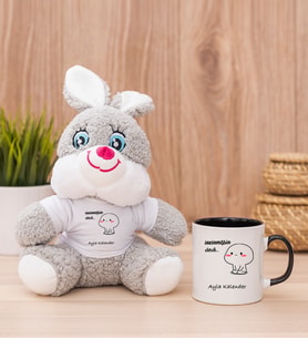 Kişiye Özel İncinmişsin Dedi Tasarım Esprili Peluş Tavşan ve Siyah Kupa