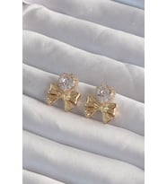Pirinç Gold Renk Zirkon Taşlı Kalp Model Fiyonk Küpe (Karışık)