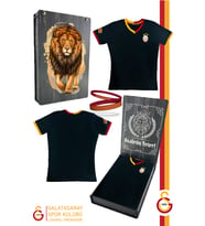 Galatasaray Orijinal Lisanslı Siyah Basic Çocuk T-shirt + Bileklik Set Hediyelik Ahşap Kutulu
