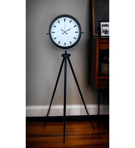 Siyah & Beyaz Saf Sade Tasarım Tripod Ayaklı Saat (Standart)