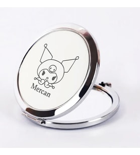 Kişiye Özel İsimli Kuromi Baskılı Daire Metal Ayna Çanta, Cep ve Makyaj Aynası (Gümüş)