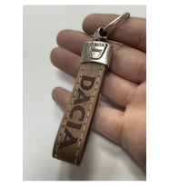 Dacia Ve Logolu Anahtarlık (KAHVERENGİ) Termo Deri