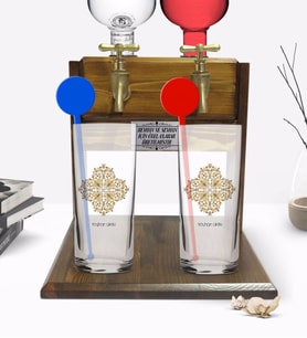 BK Gift Kişiye Özel Renkli Baskılı İsimli İkili Vodka Bardağı ve Çift Musluklu Doğal Ahşap Vodka Standı-107 (Model 1)