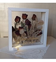 Ledli İsimli 25x25 Cm Çift Yönlü Beyaz Derin Gül Çerçevesi! Gelin Buketi Çerçevesi!