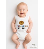 Yengesinin Aslanı Yazılı Kolsuz Bebek Body – %100 Pamuklu, Yazlık Çıtçıtlı Zıbın 0-3-24 Ay Tulum (Beyaz)