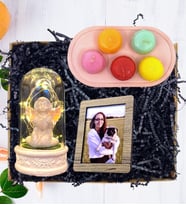 Kişiye Özel Fotoğraflı Hediye Seti / Beyaz Melekli Işıklı Fanus & Makaron Mum