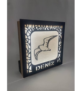 Evinizin Işıltısı: Deniz Esintili Martı Temalı Kişiye Özel Ahşap Gece Lambası Beyaz