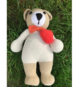 Kırmızı Kalpli Amigurumi Büyük Ayı