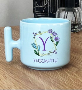 Kişiye Özel Çiçekli Y Harfli Hediye Pastel T Kupa İsim Soyisim Yazılı (Mavi)