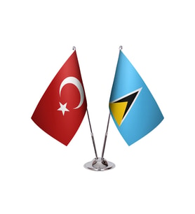Saint Lucia İkili Masa Bayrağı