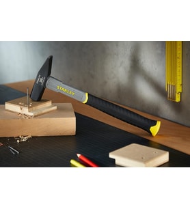 Stanley Stht0-51907 Çekiç Fiberglas 300 G (Uzunluk 295 Mm, Cilalı Kafa) Siyah